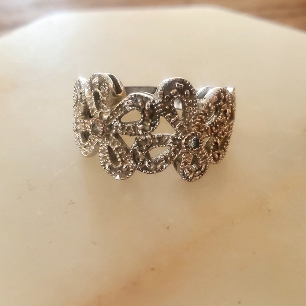 Vintage Lia Sophia Daisy ring